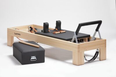 Máquina de Pilates Reformer con caja